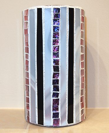 Vase mit Tiffanyglasmosaik