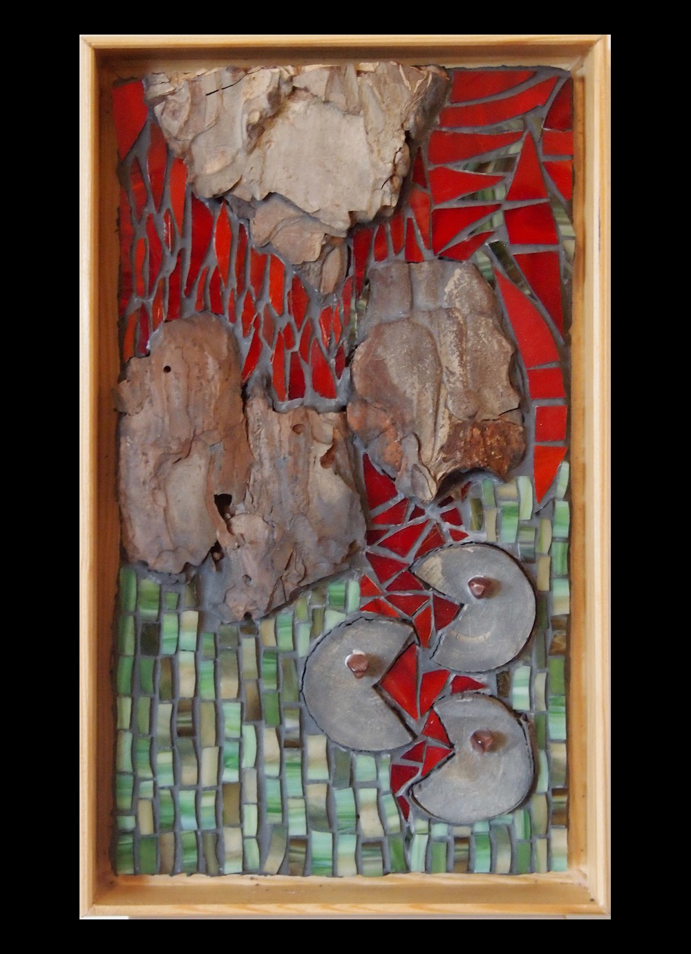 Wandbild als Mosaik mit gemischten Materialien, Holz und Glas