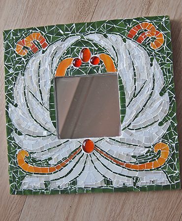 Mosaikspiegel mit Muggelsteinen