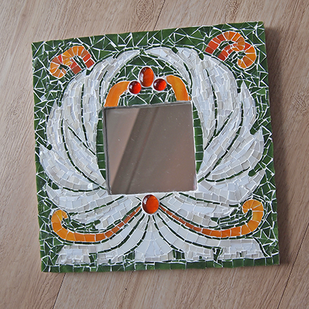 Mosaikspiegel mit Muggelsteinen